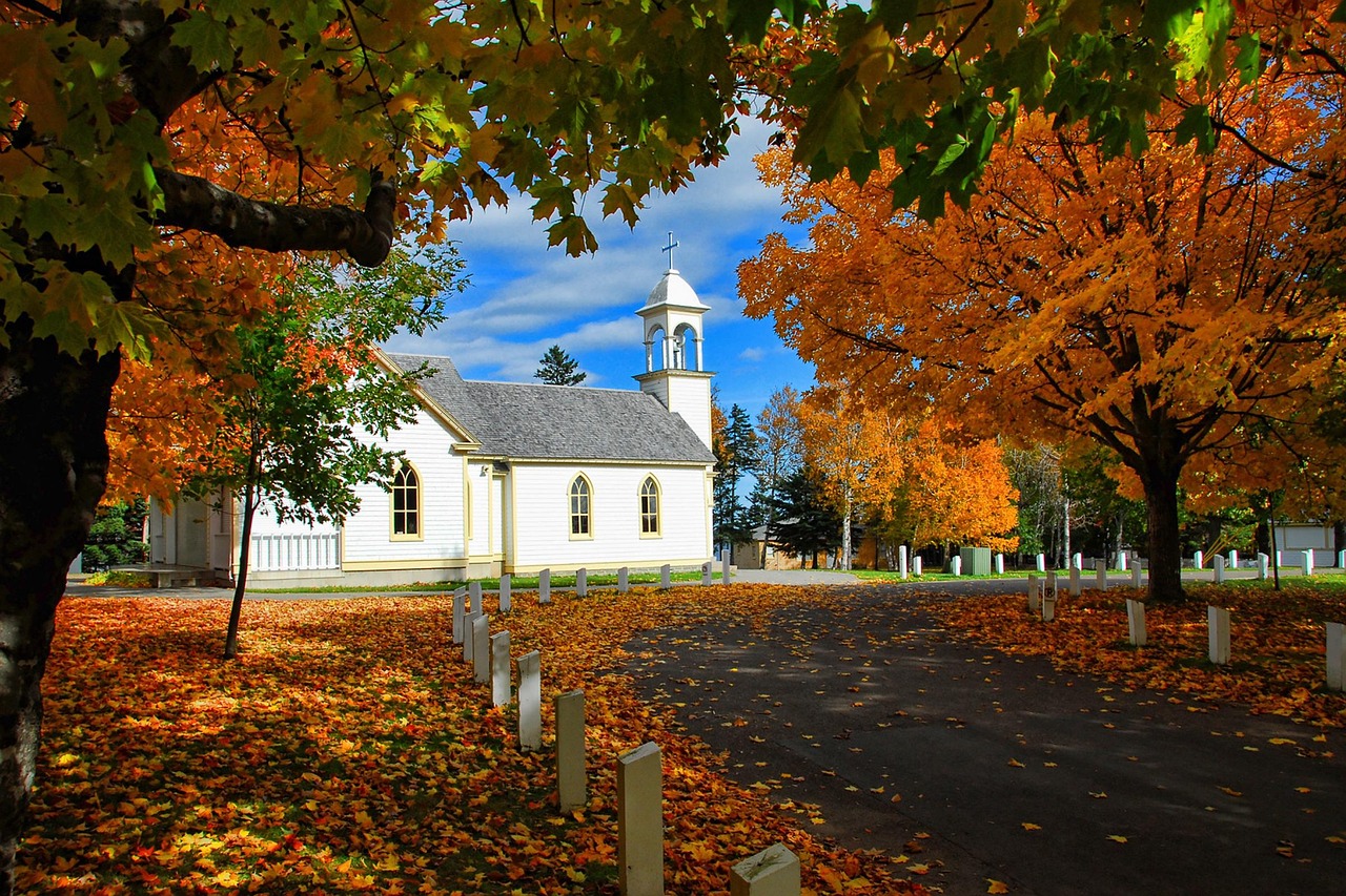 Canada, autumn, church — Evolution of Pcs